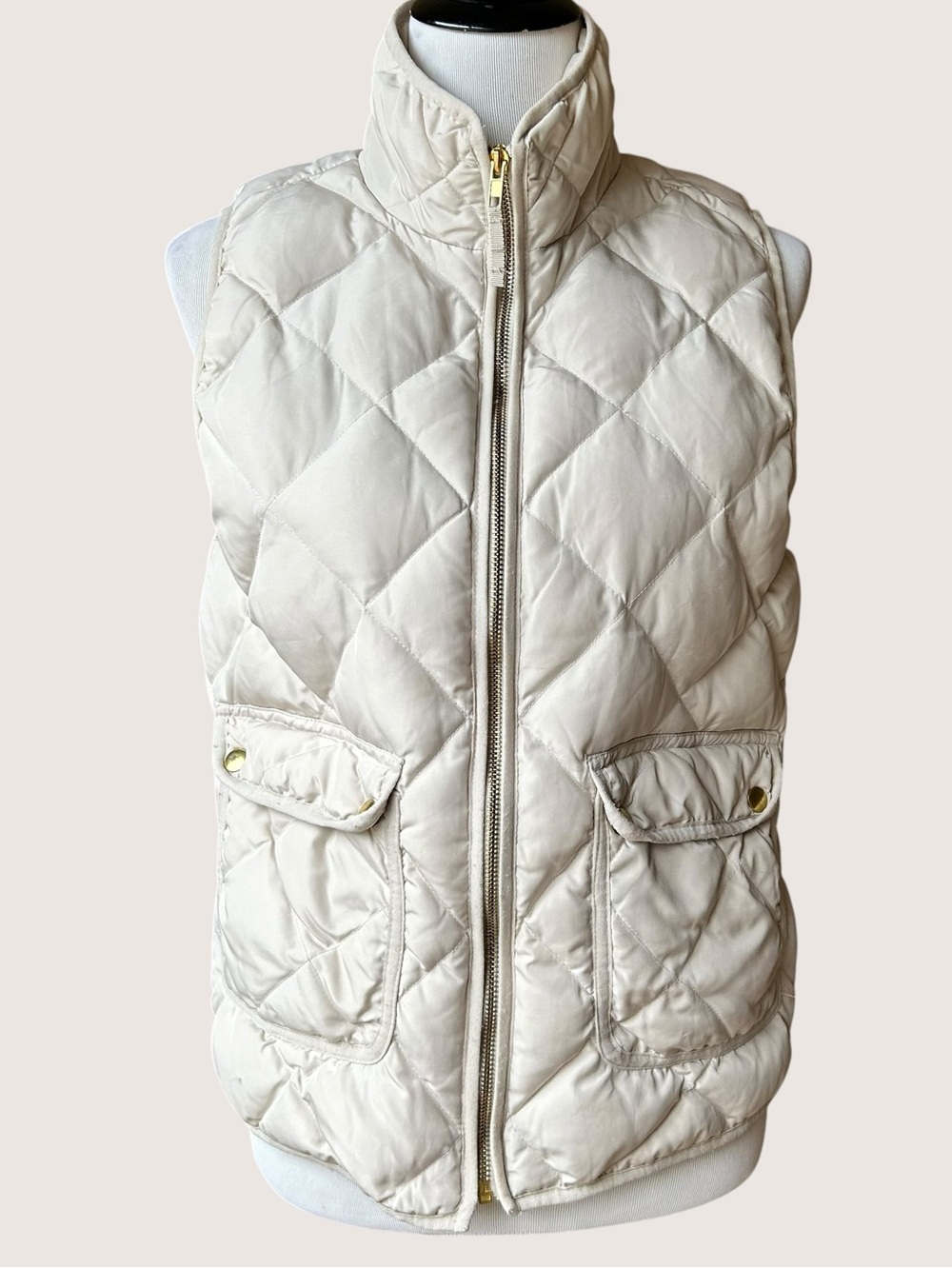 Woolrich ivory quilted outdoor down puffer vest sz M